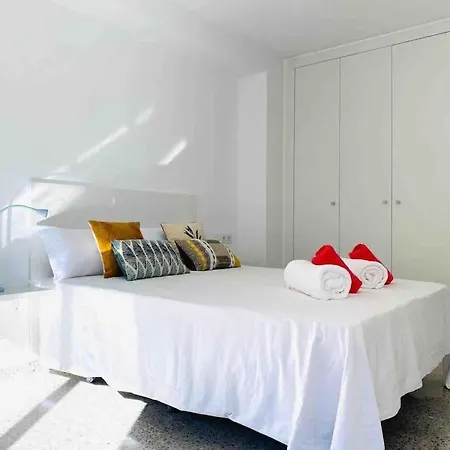 Spacious & Bright Flat Near The Beach Valencia Exterior photo