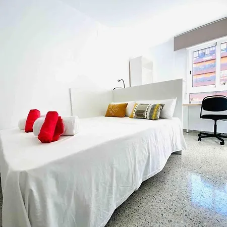 Spacious & Bright Flat Near The Beach Valencia Exterior photo